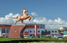 吉林省白城地标铜马转盘
