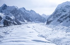 冰山新疆托木尔峰雪山冰川航拍